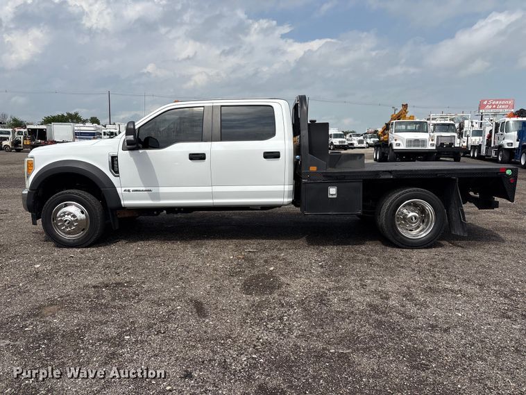 image for item EG8980 2017 Ford F550 Super Duty Crew Cab flatbed truck