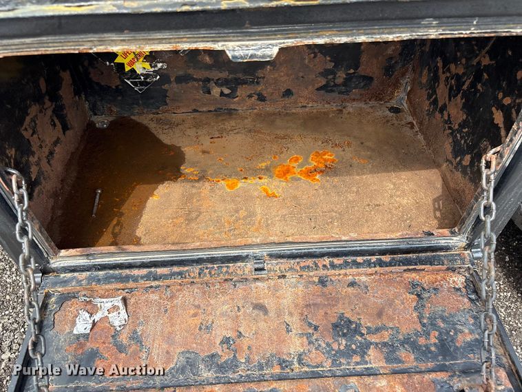 image for item EG8980 2017 Ford F550 Super Duty Crew Cab flatbed truck