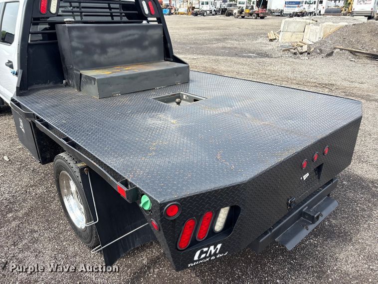 image for item EG8980 2017 Ford F550 Super Duty Crew Cab flatbed truck