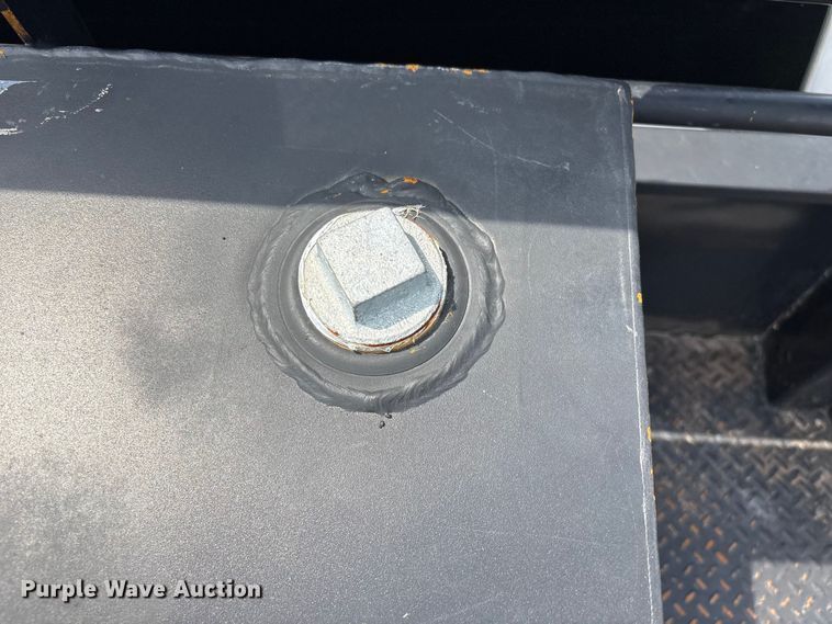 image for item EG8980 2017 Ford F550 Super Duty Crew Cab flatbed truck