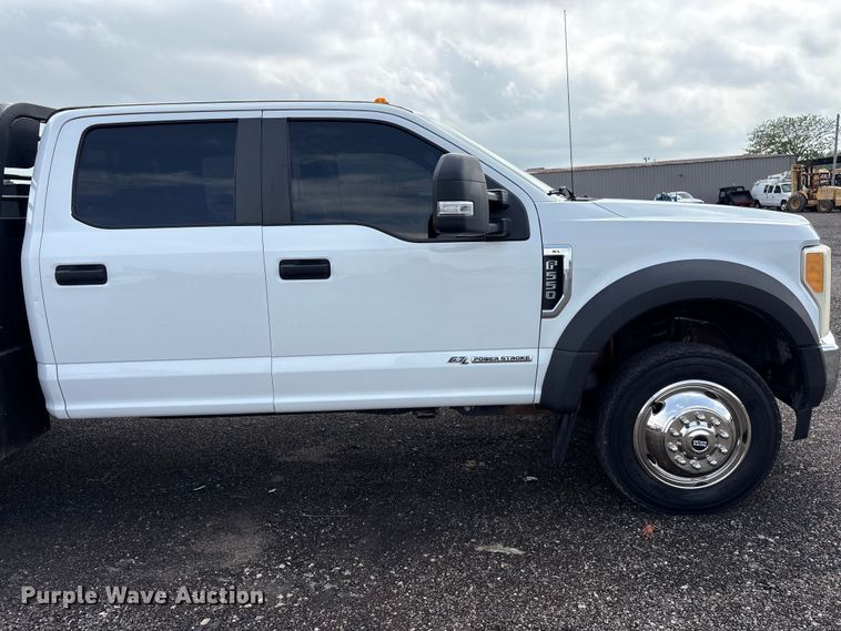 image for item EG8980 2017 Ford F550 Super Duty Crew Cab flatbed truck
