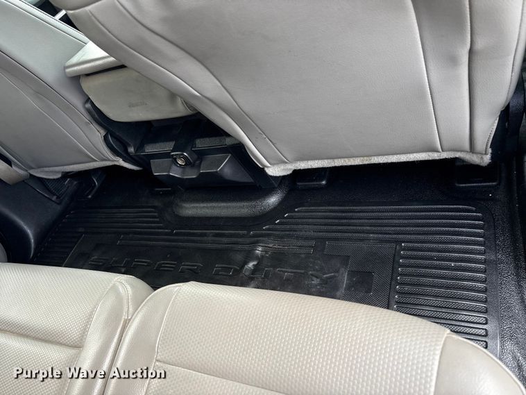 image for item EG8980 2017 Ford F550 Super Duty Crew Cab flatbed truck