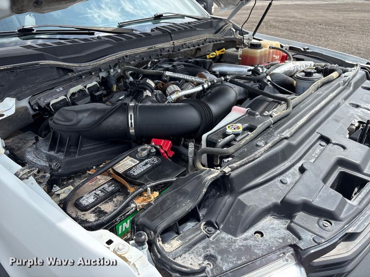 image for item EG8980 2017 Ford F550 Super Duty Crew Cab flatbed truck