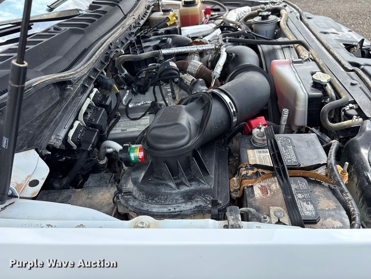 image for item EG8980 2017 Ford F550 Super Duty Crew Cab flatbed truck