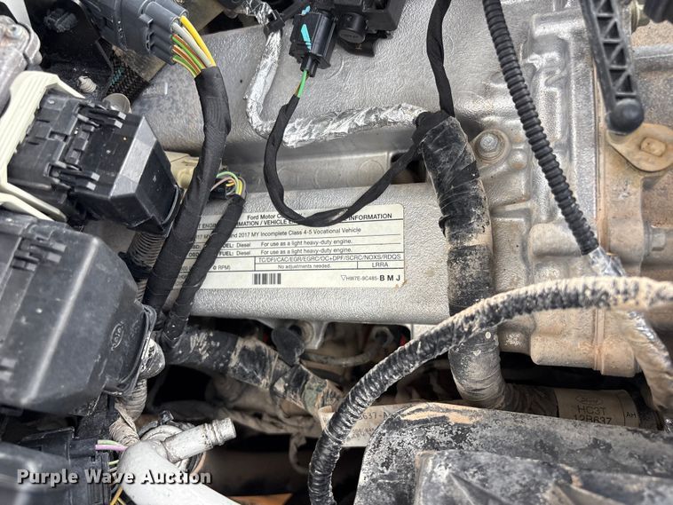 image for item EG8980 2017 Ford F550 Super Duty Crew Cab flatbed truck