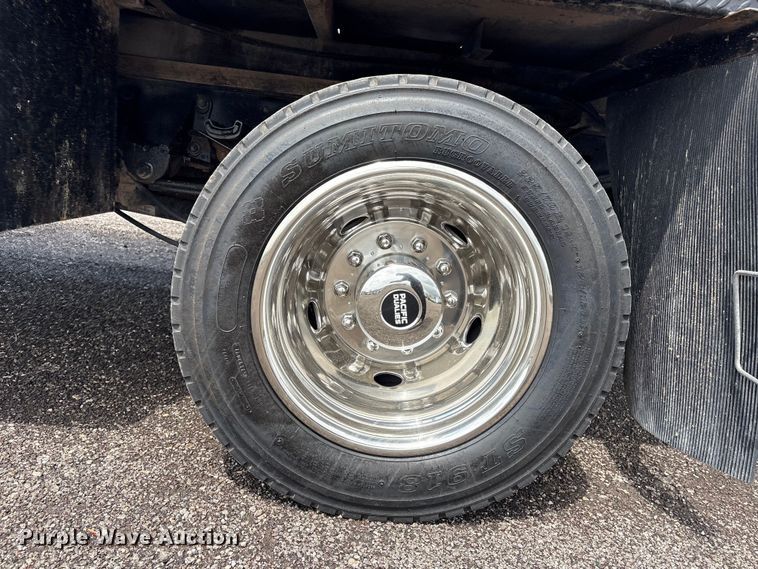 image for item EG8980 2017 Ford F550 Super Duty Crew Cab flatbed truck