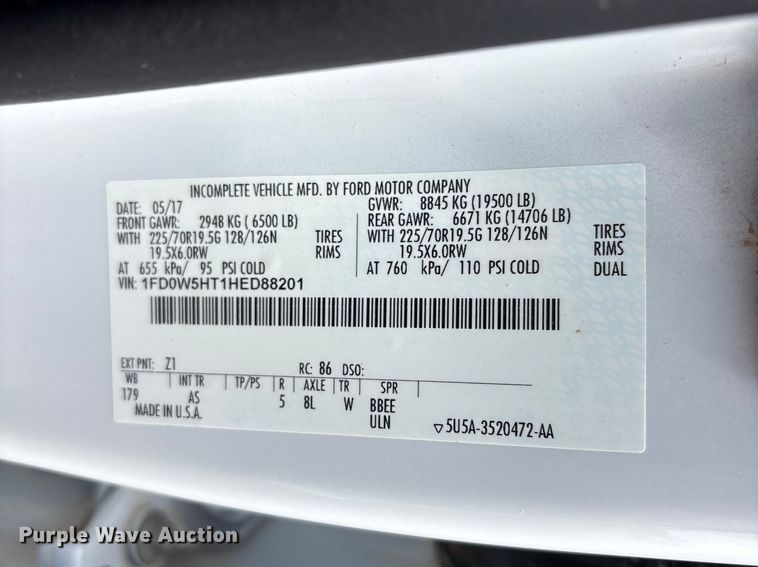 image for item EG8980 2017 Ford F550 Super Duty Crew Cab flatbed truck