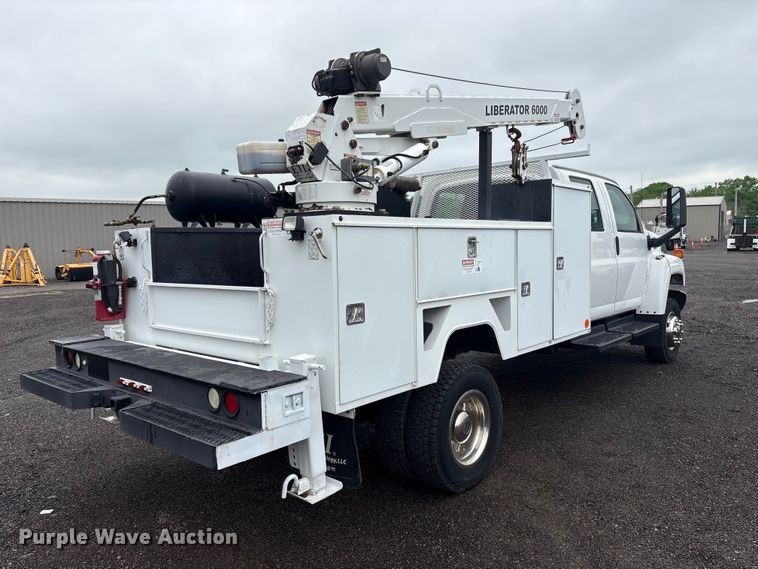 image for item EG8983 2009 Chevrolet C5500 Crew Cab utility / service truck