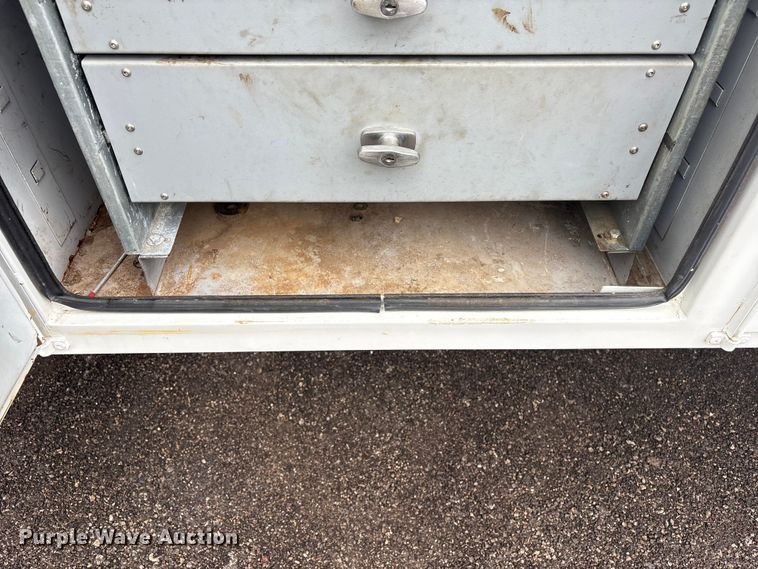 image for item EG8983 2009 Chevrolet C5500 Crew Cab utility / service truck