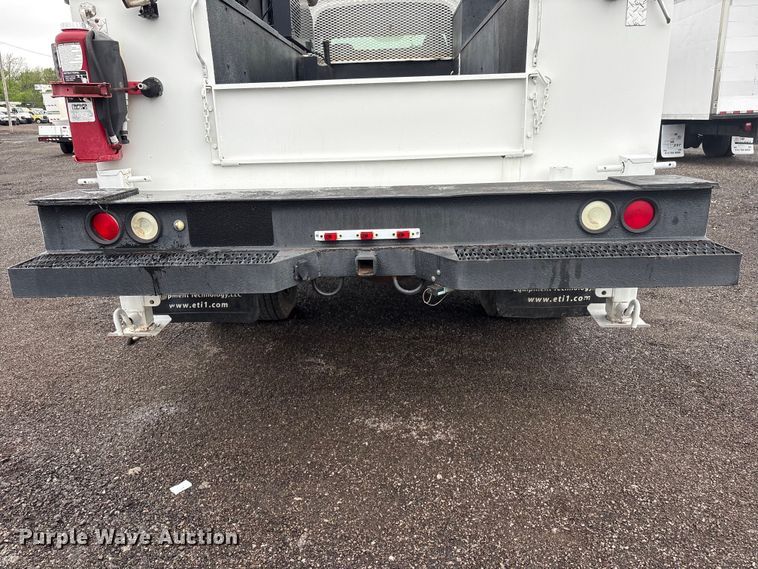 image for item EG8983 2009 Chevrolet C5500 Crew Cab utility / service truck