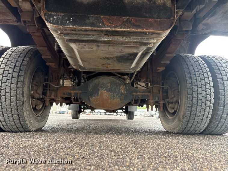 image for item EG8983 2009 Chevrolet C5500 Crew Cab utility / service truck