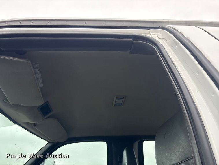 image for item EG8983 2009 Chevrolet C5500 Crew Cab utility / service truck