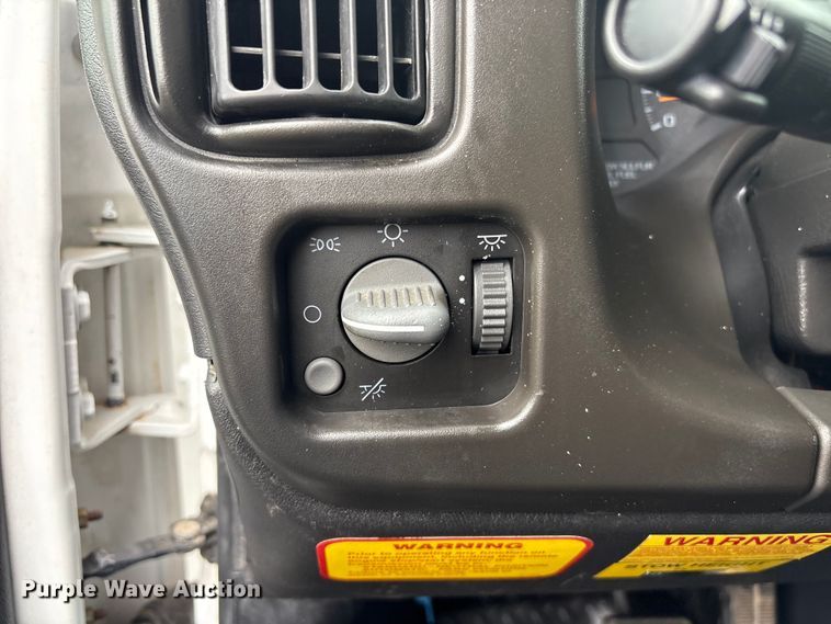 image for item EG8983 2009 Chevrolet C5500 Crew Cab utility / service truck