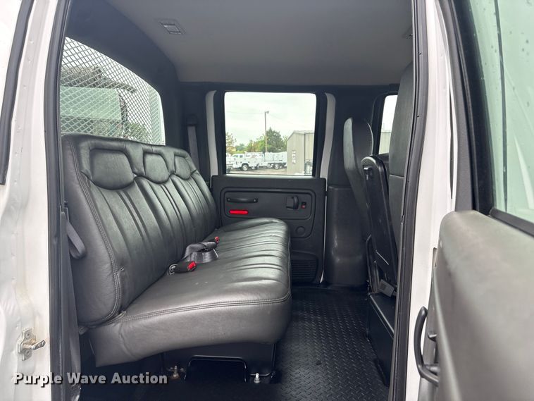 image for item EG8983 2009 Chevrolet C5500 Crew Cab utility / service truck