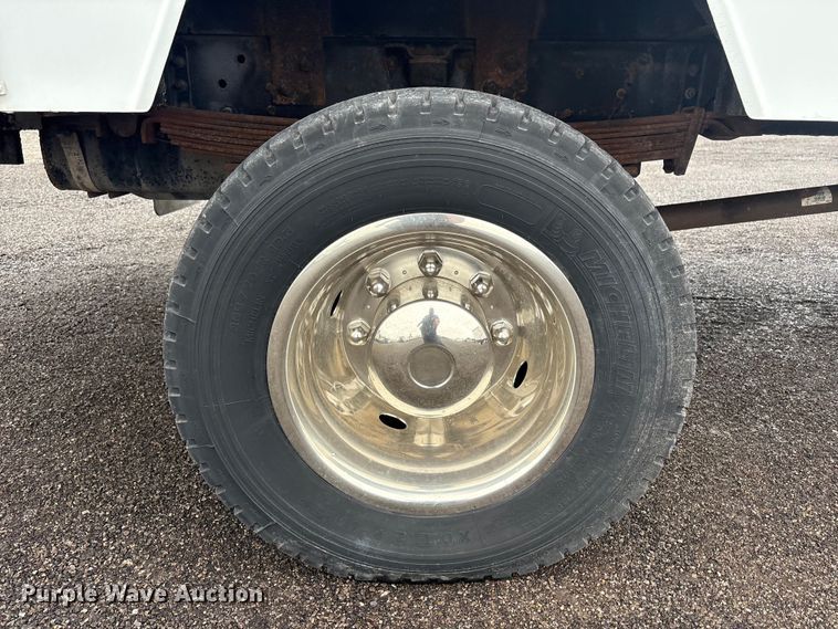 image for item EG8983 2009 Chevrolet C5500 Crew Cab utility / service truck
