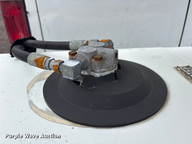 image for item EG8984 2007 Ford E350 van with bucket lift