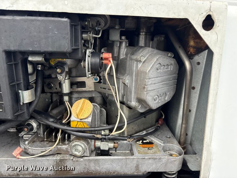 image for item EG8984 2007 Ford E350 van with bucket lift