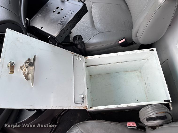 image for item EG8984 2007 Ford E350 van with bucket lift