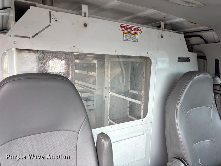 image for item EG8984 2007 Ford E350 van with bucket lift