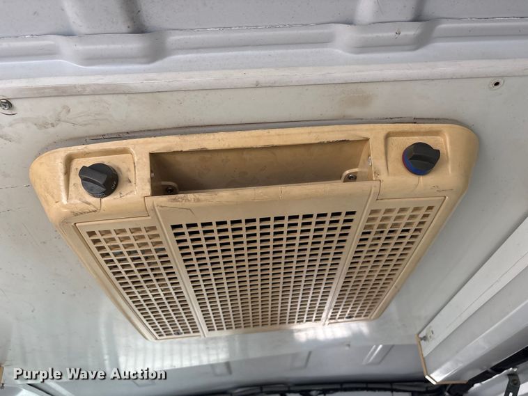 image for item EG8984 2007 Ford E350 van with bucket lift