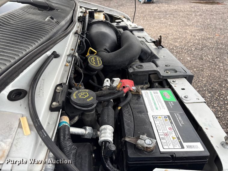 image for item EG8984 2007 Ford E350 van with bucket lift