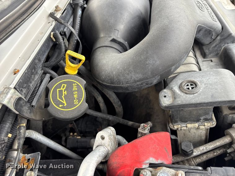 image for item EG8984 2007 Ford E350 van with bucket lift