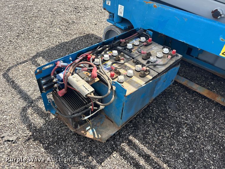 image for item EG8989 2014 Genie GS-1930 scissor lift