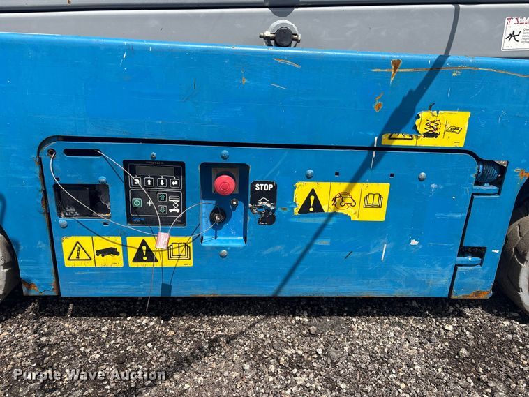 image for item EG8989 2014 Genie GS-1930 scissor lift