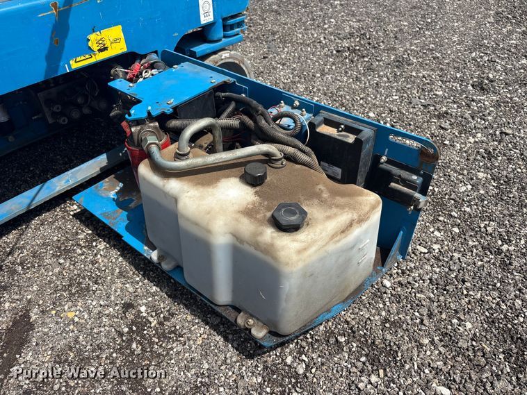 image for item EG8989 2014 Genie GS-1930 scissor lift