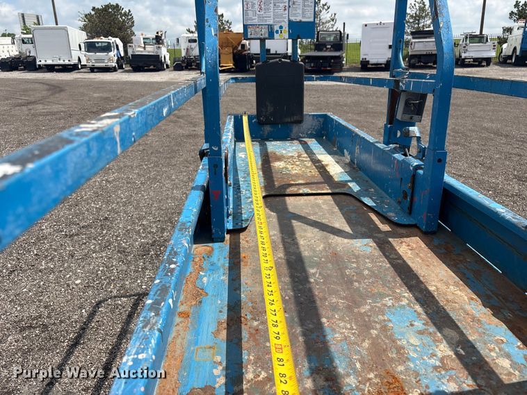image for item EG8989 2014 Genie GS-1930 scissor lift