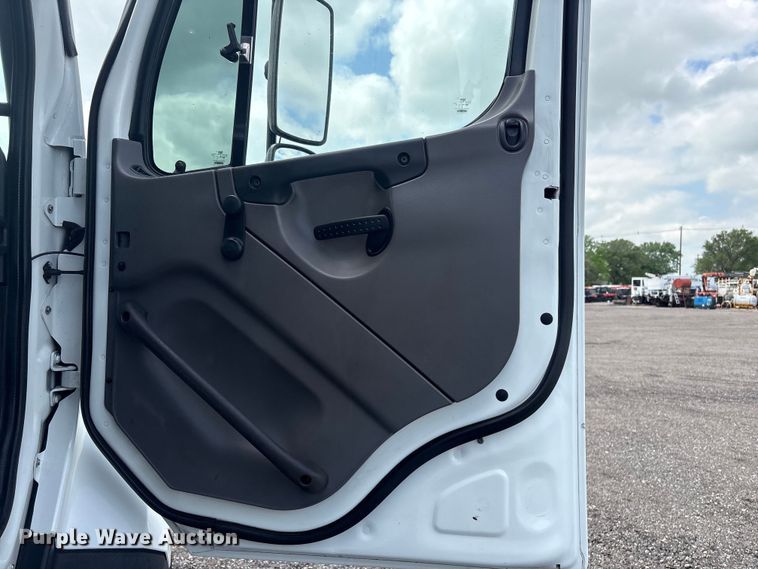 image for item EG8990 2013 Freightliner 108SD Crew Cab crane truck