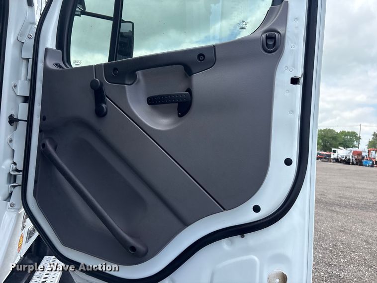 image for item EG8990 2013 Freightliner 108SD Crew Cab crane truck