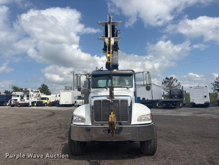 image for item EG8991 2007 Peterbilt 340 crane truck