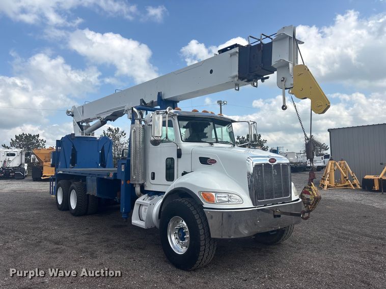 image for item EG8991 2007 Peterbilt 340 crane truck