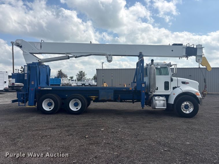 image for item EG8991 2007 Peterbilt 340 crane truck