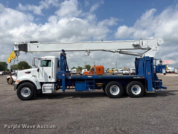 image for item EG8991 2007 Peterbilt 340 crane truck