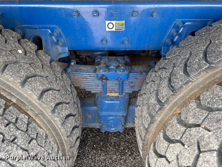 image for item EG8991 2007 Peterbilt 340 crane truck