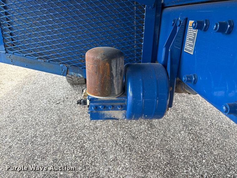 image for item EG8991 2007 Peterbilt 340 crane truck