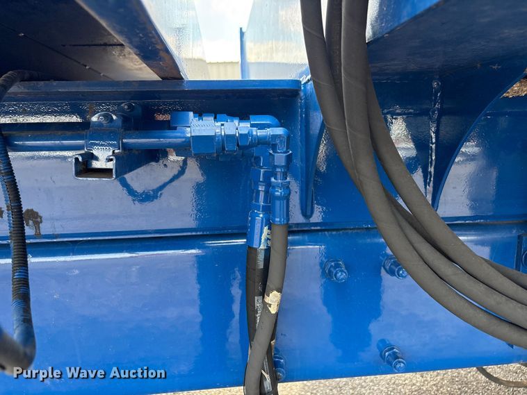 image for item EG8991 2007 Peterbilt 340 crane truck