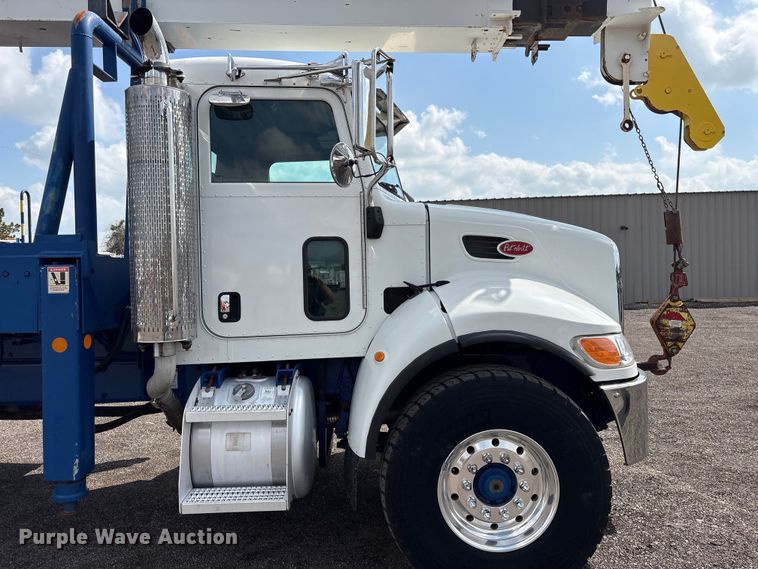 image for item EG8991 2007 Peterbilt 340 crane truck
