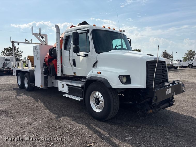 image for item EG8996 2013 Freightliner 114SD crane truck