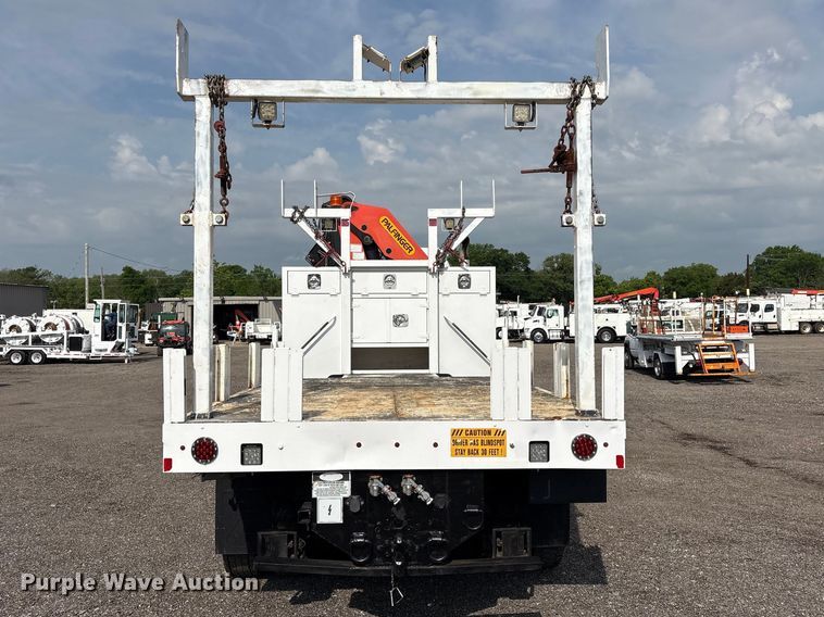 image for item EG8996 2013 Freightliner 114SD crane truck