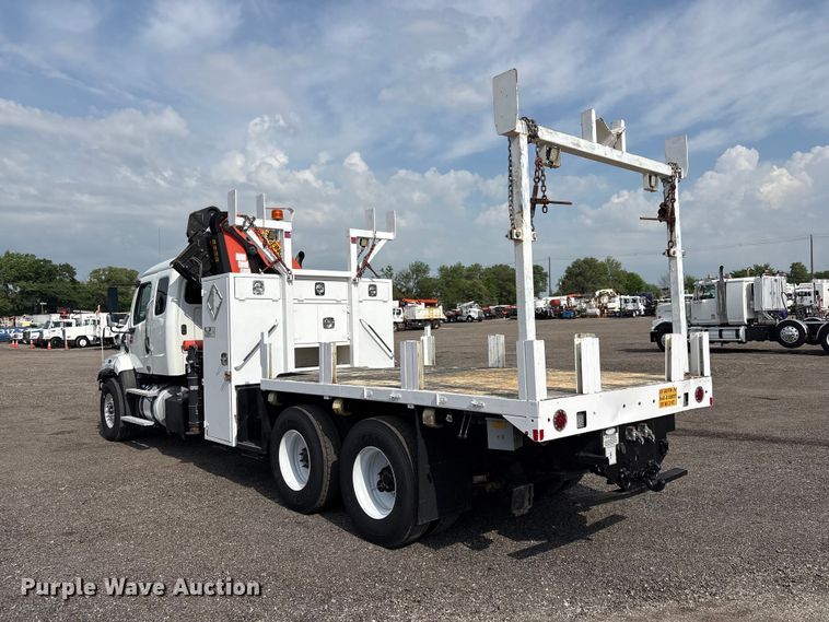 image for item EG8996 2013 Freightliner 114SD crane truck