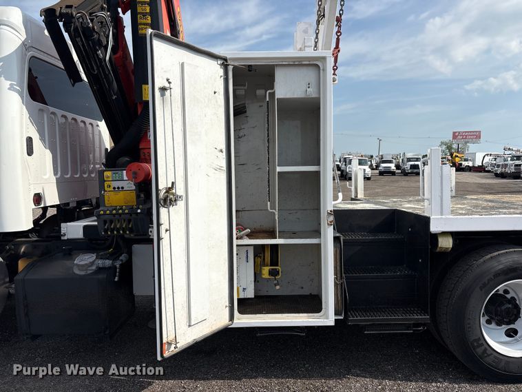 image for item EG8996 2013 Freightliner 114SD crane truck