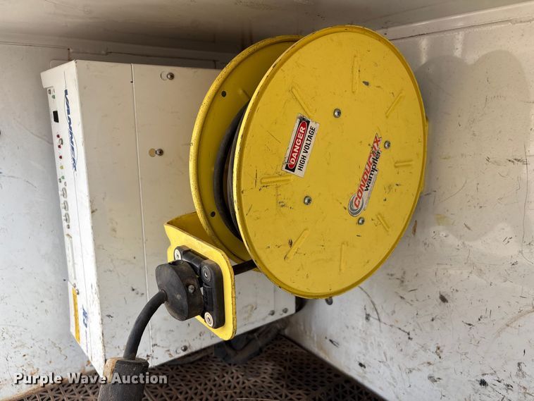 image for item EG8996 2013 Freightliner 114SD crane truck