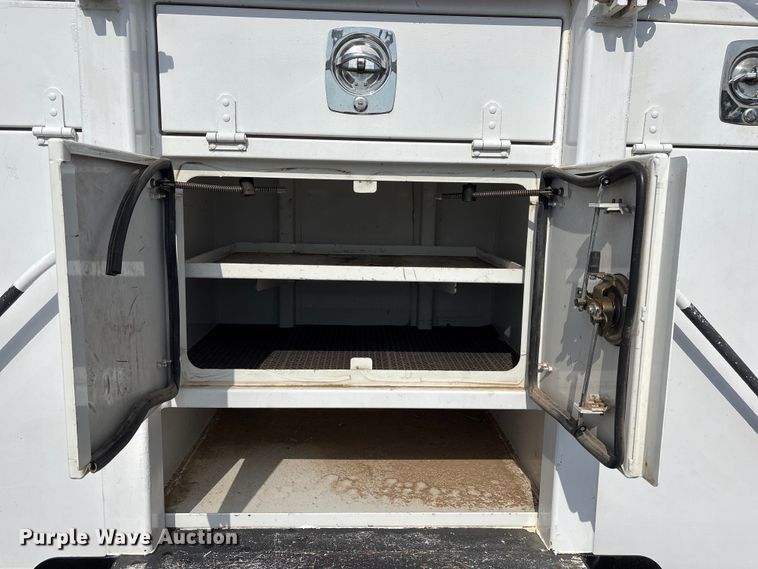 image for item EG8996 2013 Freightliner 114SD crane truck