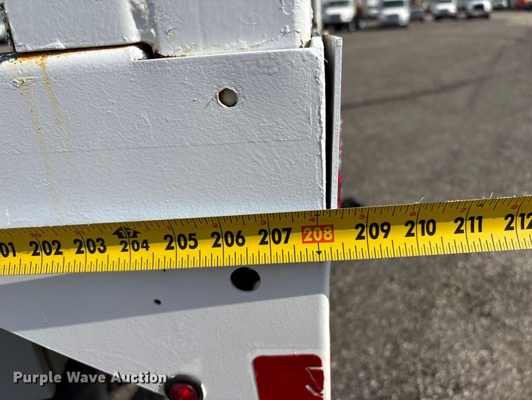 image for item EG8996 2013 Freightliner 114SD crane truck