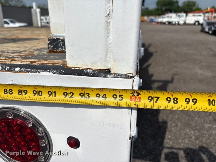 image for item EG8996 2013 Freightliner 114SD crane truck