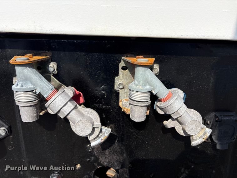 image for item EG8996 2013 Freightliner 114SD crane truck