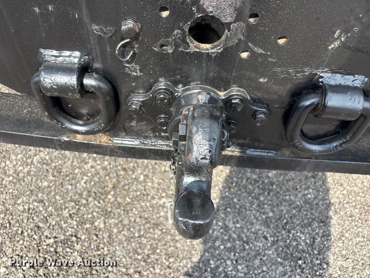 image for item EG8996 2013 Freightliner 114SD crane truck